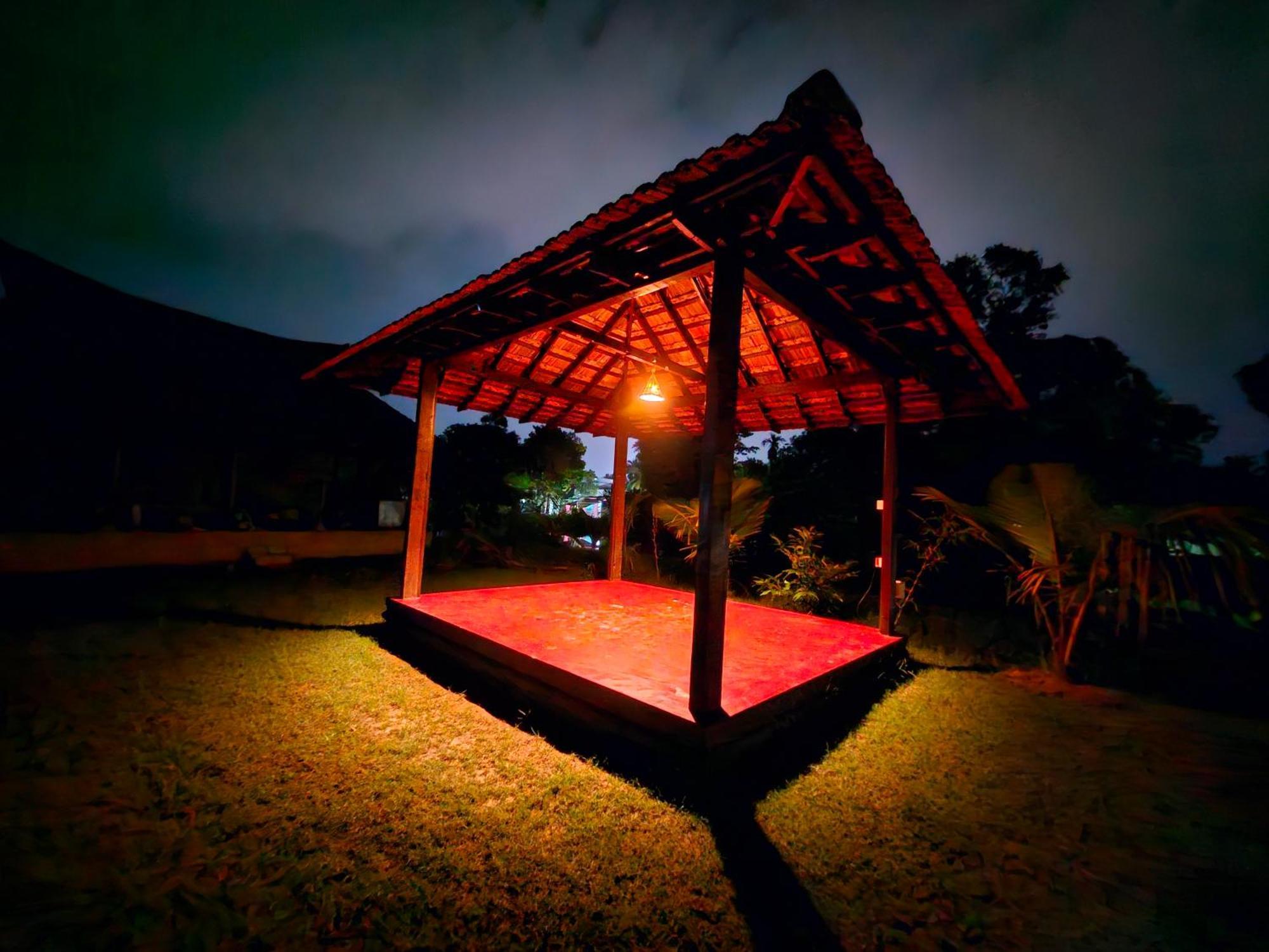 Gypsea Marari Bed and Breakfast Alappuzha Exteriör bild