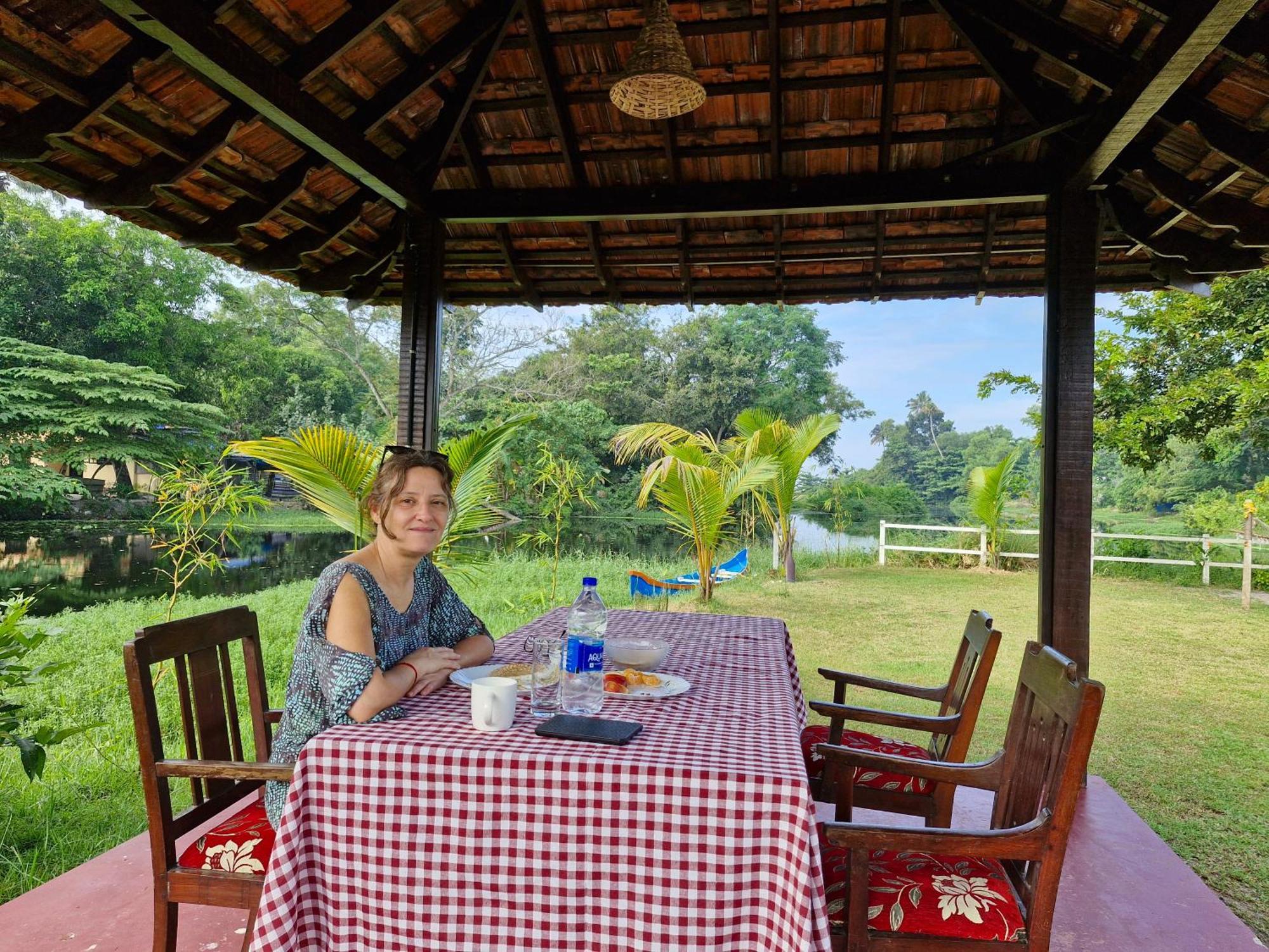 Gypsea Marari Bed and Breakfast Alappuzha Exteriör bild